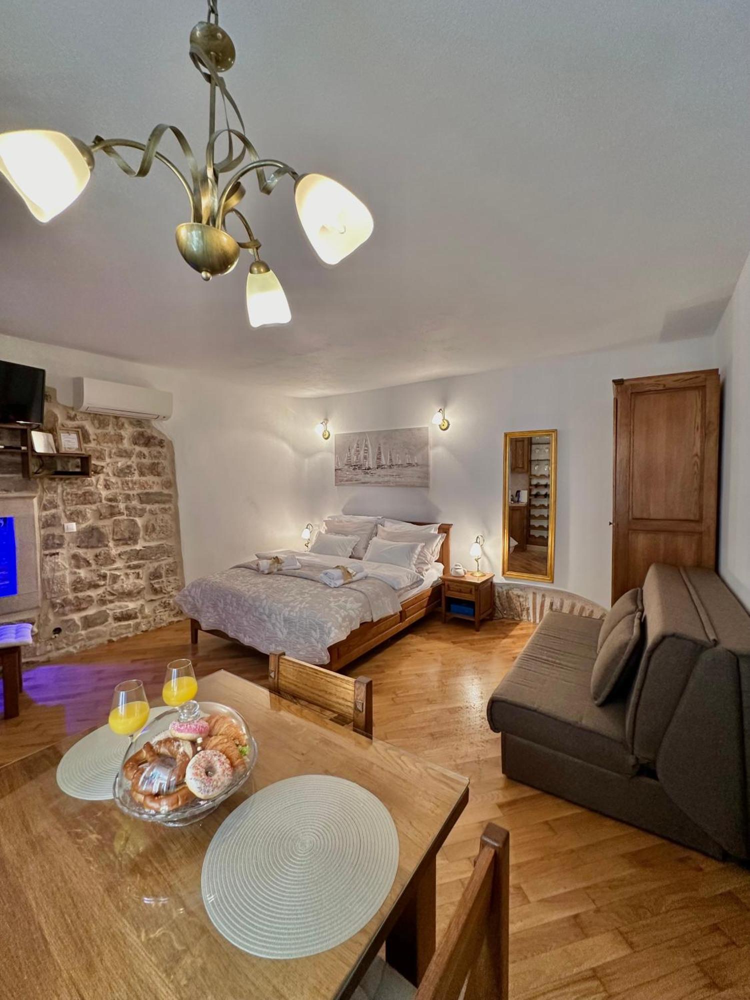 Diocletian Wine Studio Apartment II Split Exterior photo