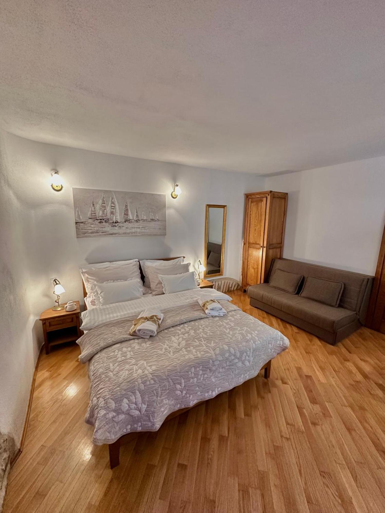 Diocletian Wine Studio Apartment II Split Exterior photo